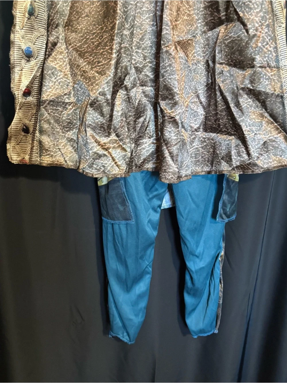 Dungeons and Dragons Xenk The Paladin Deluxe Muscle Costume Boys 6-7 Blue & Gold
